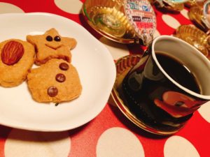 ミルク村で出てくる可愛いクッキーとコーヒー