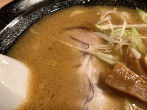 ラーメン　若大将　味噌ラーメンのスープ