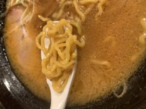 ラーメン　若大将の麺