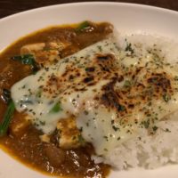 函館市松風町にあるマサラカリスで無水カレーを食す